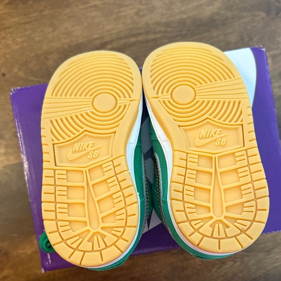 Nike SB Dunk Low Pro Kids Sneakers - Vibrant Green - Picture 4 of 4